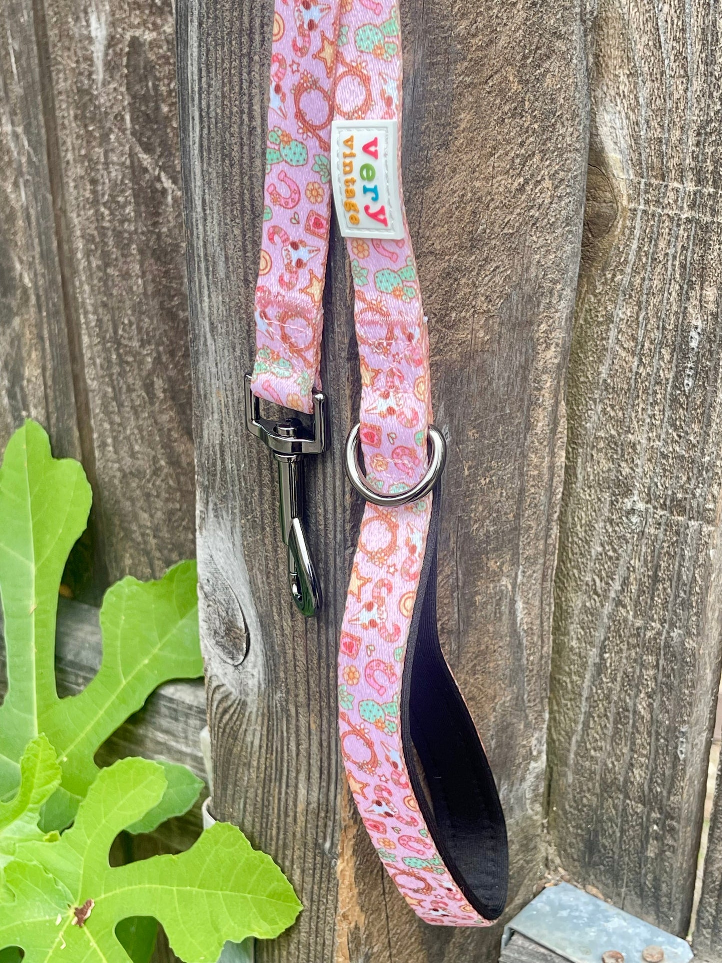 Desert Darling Dog Leash – Pink Western Print Lead – Recycled & Eco-Friendly