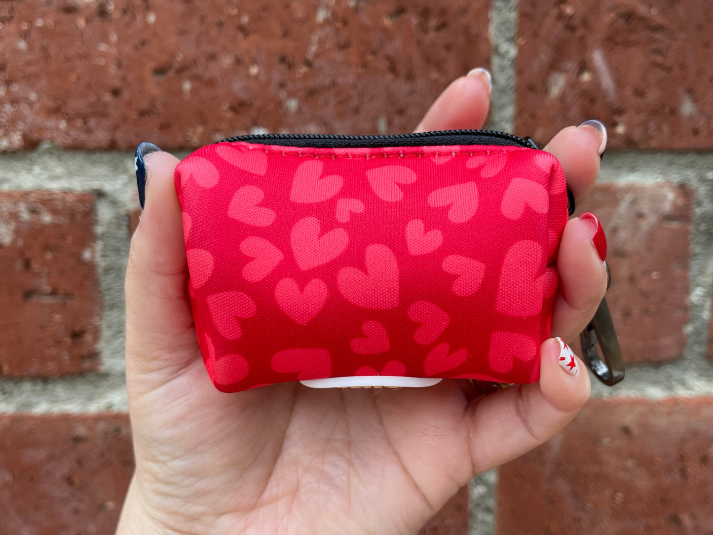 Love Is In The Air Dog Poop Bag Holder – Red Heart Print Recycled Waste Bag Dispenser